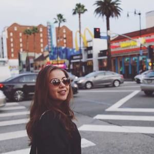 Meet your Posher, Pierrette